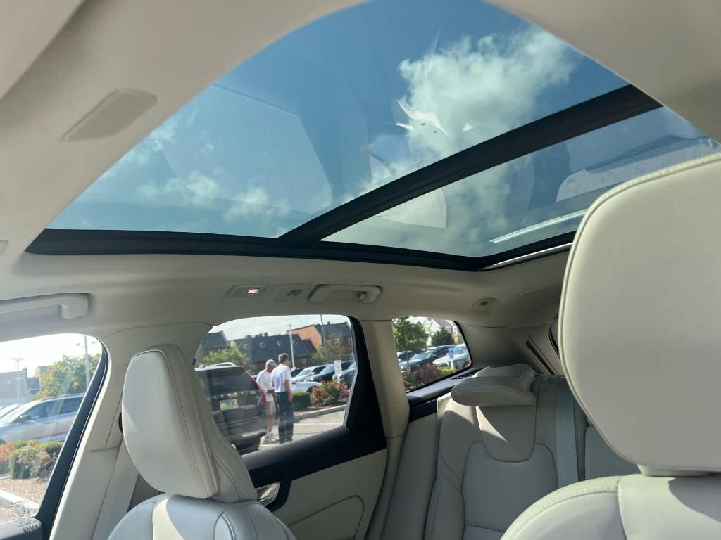 used 2022 Volvo XC60 car, priced at $34,400