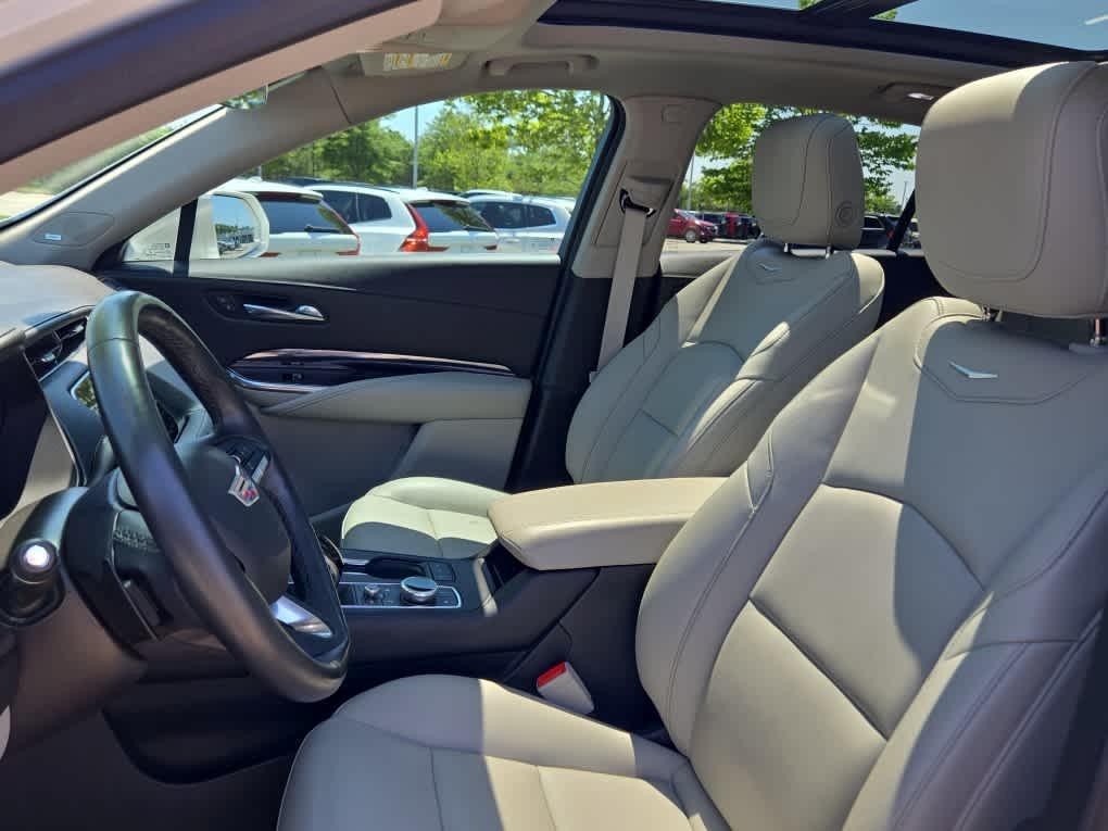 used 2020 Cadillac XT4 car, priced at $18,900