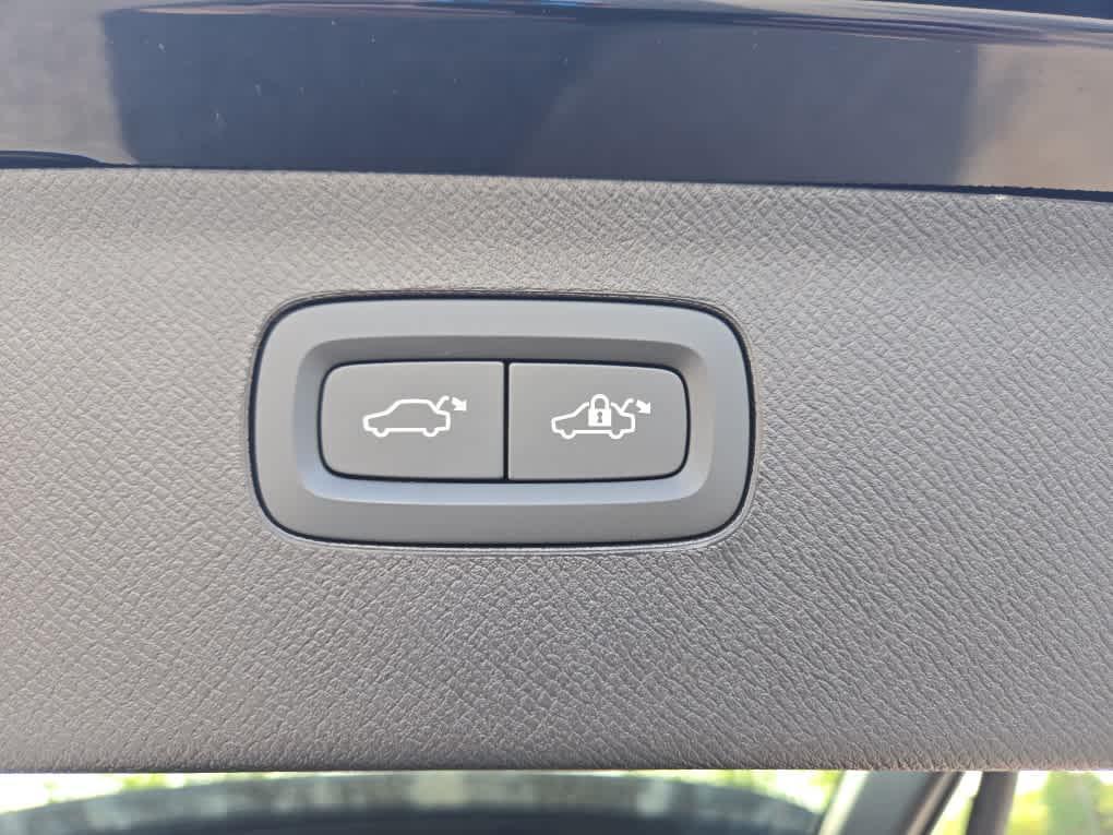 used 2024 Volvo XC90 car, priced at $40,769