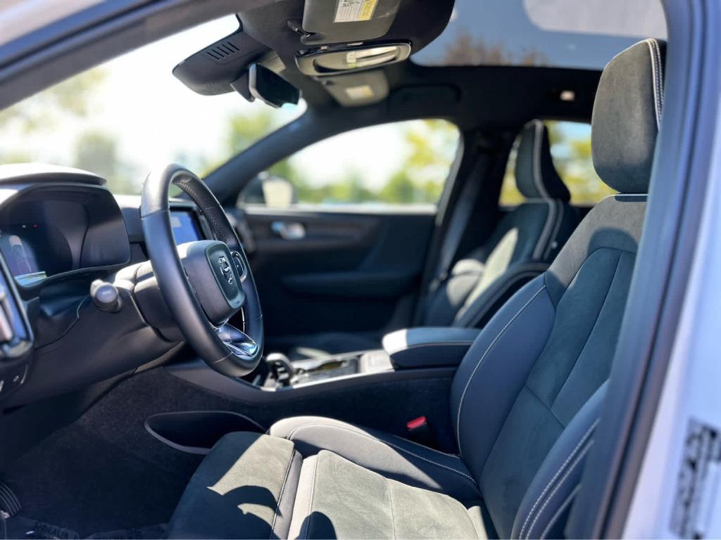used 2022 Volvo C40 Recharge Pure Electric car, priced at $26,900