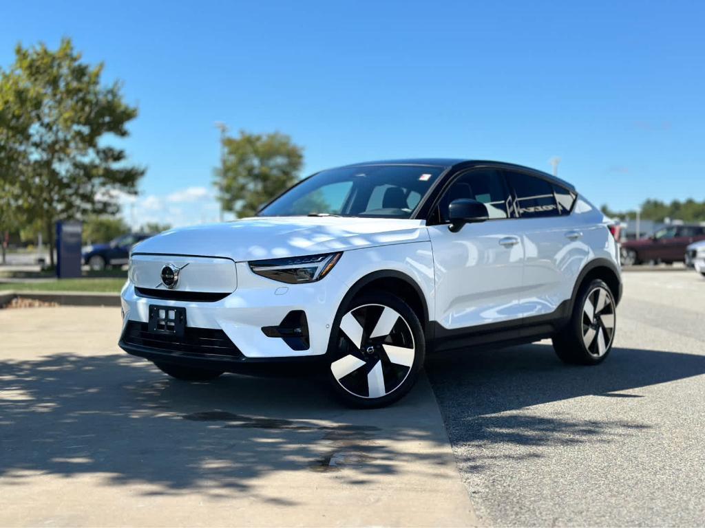 used 2022 Volvo C40 Recharge Pure Electric car, priced at $26,900
