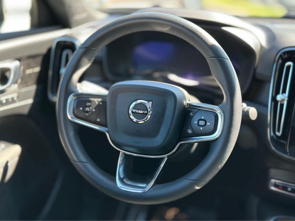 used 2022 Volvo C40 Recharge Pure Electric car, priced at $26,900