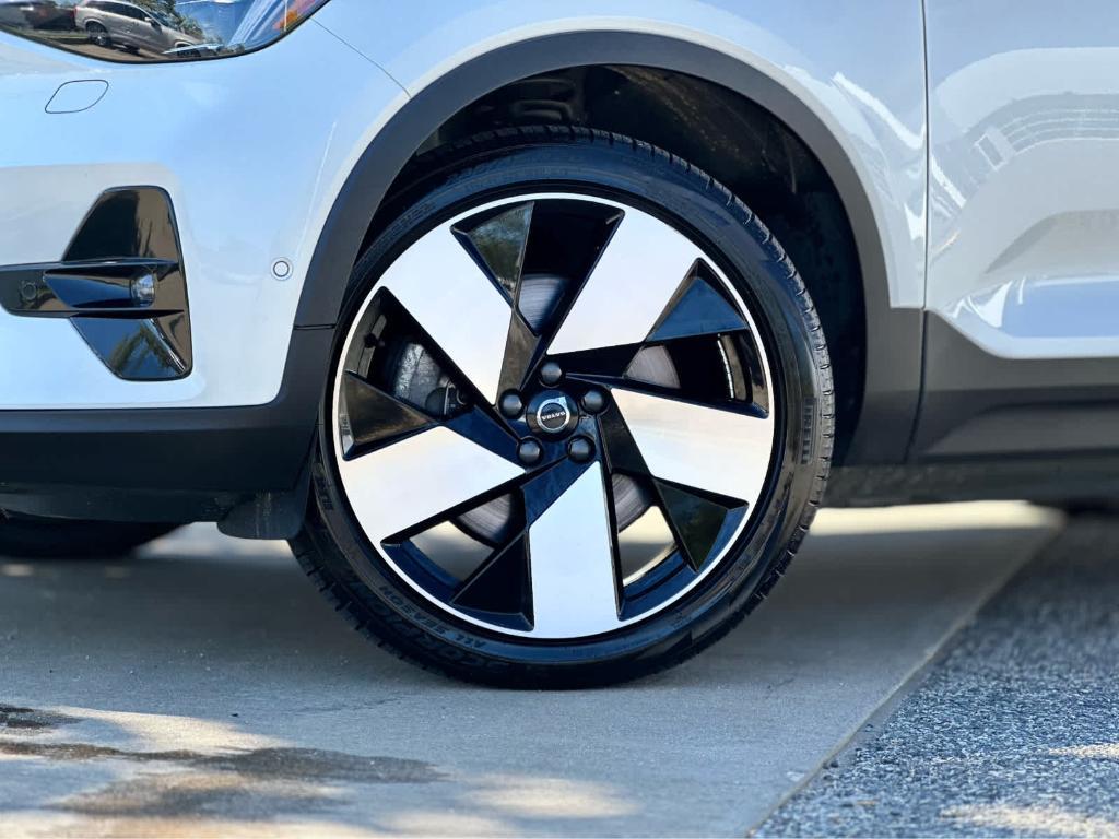 used 2022 Volvo C40 Recharge Pure Electric car, priced at $26,900