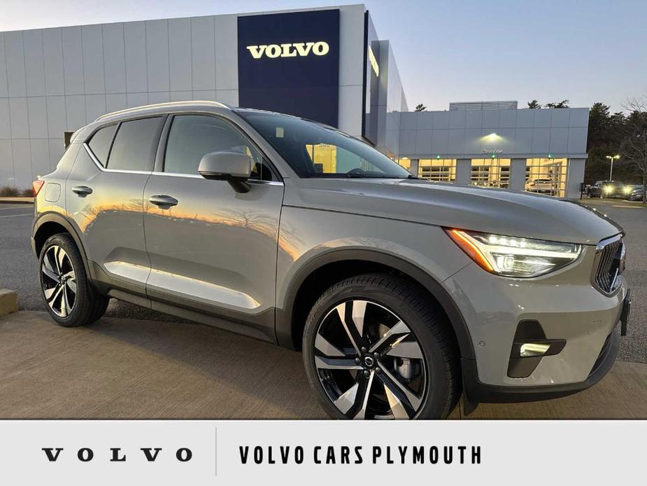 new 2025 Volvo XC40 car, priced at $51,040