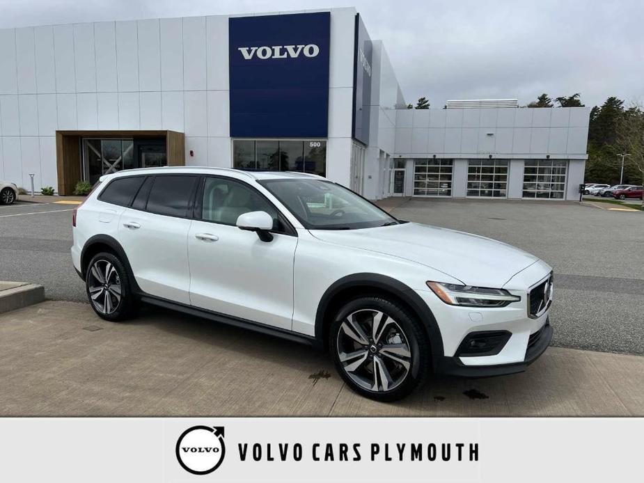 used 2024 Volvo V60 Cross Country car, priced at $45,900