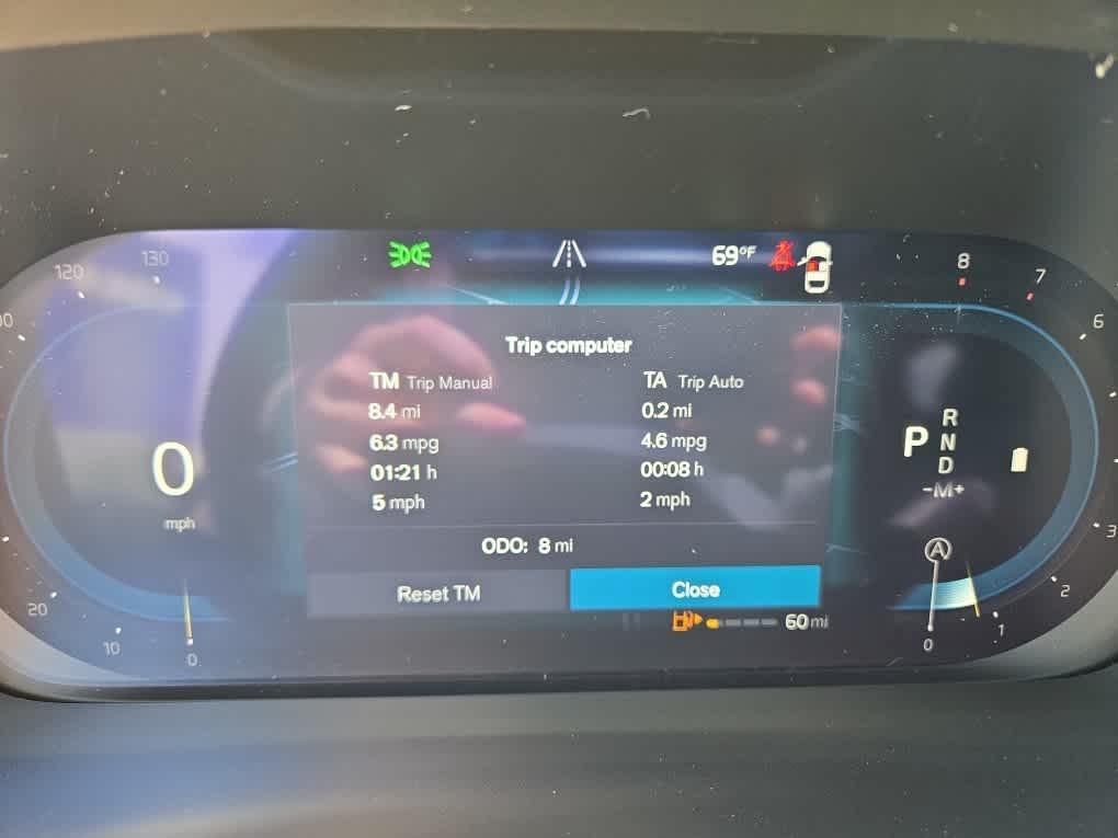 new 2025 Volvo XC40 car, priced at $49,810