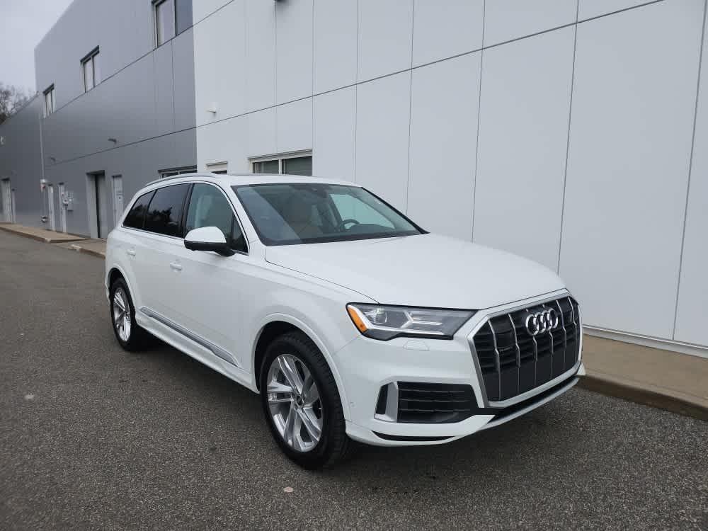 used 2023 Audi Q7 car, priced at $40,900