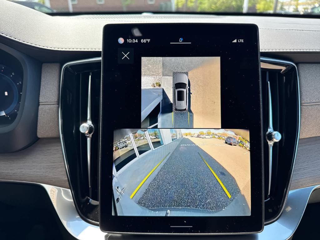new 2025 Volvo XC90 car, priced at $69,155