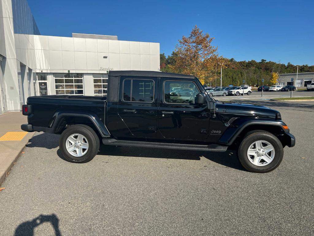 used 2021 Jeep Gladiator car, priced at $27,600