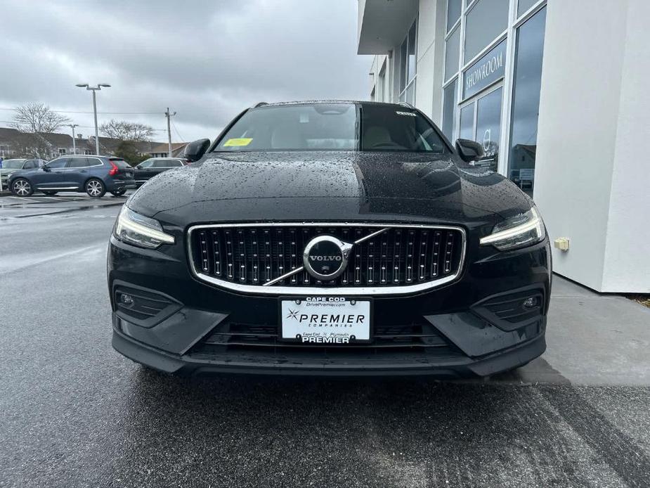 new 2024 Volvo V60 Cross Country car, priced at $58,725