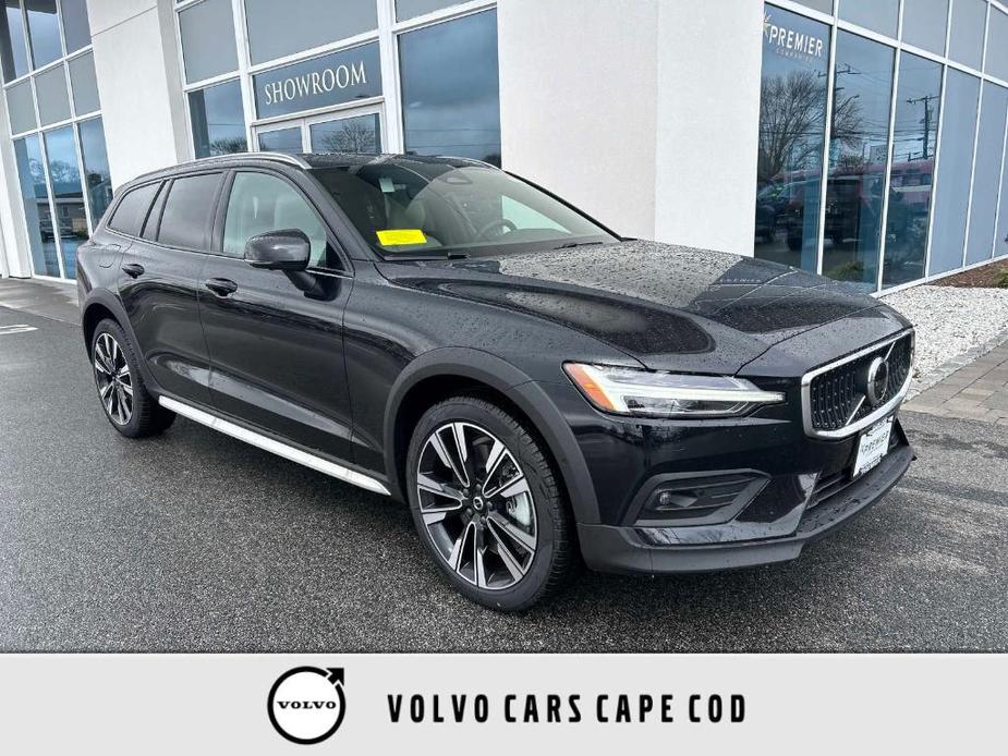 new 2024 Volvo V60 Cross Country car, priced at $58,725