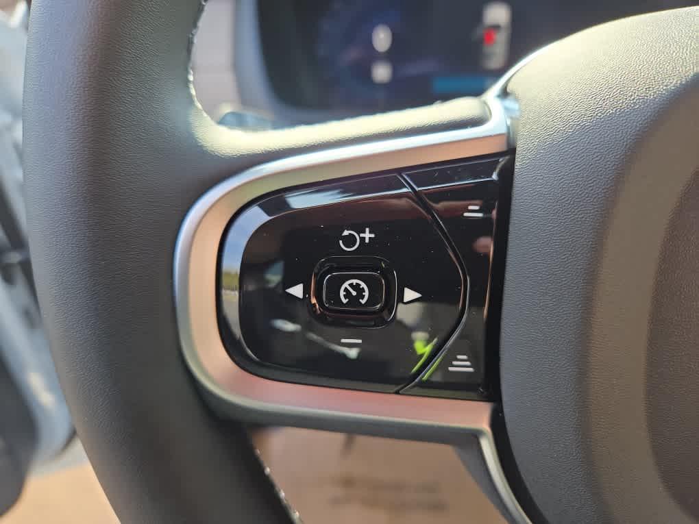 new 2025 Volvo XC90 car, priced at $60,545