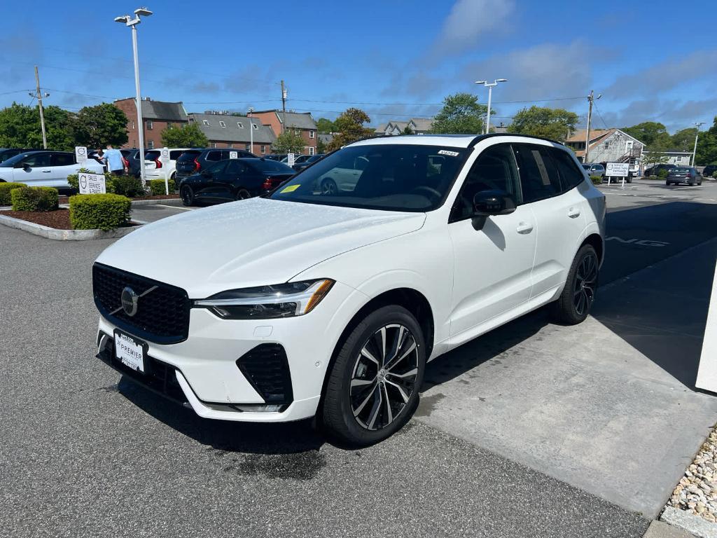 new 2025 Volvo XC60 car, priced at $56,155