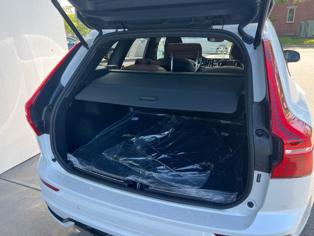 new 2025 Volvo XC60 car, priced at $56,155