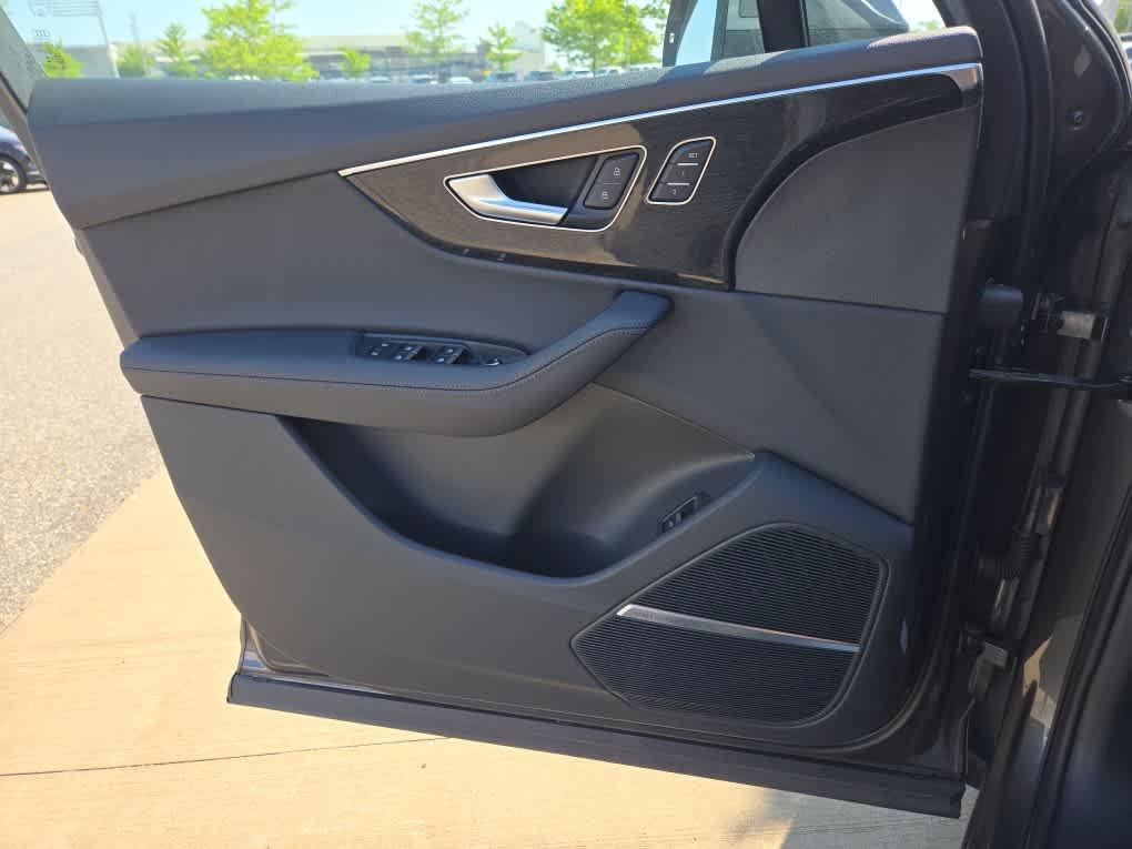 used 2024 Audi Q7 car, priced at $47,200