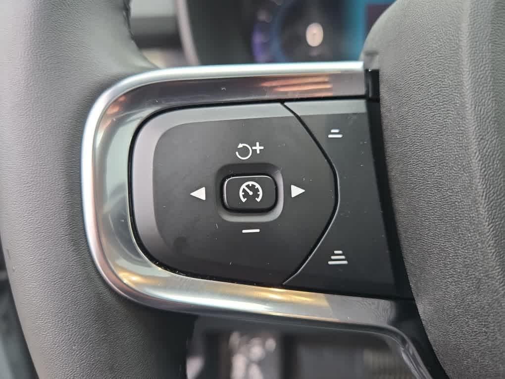 used 2025 Volvo XC40 car, priced at $34,900