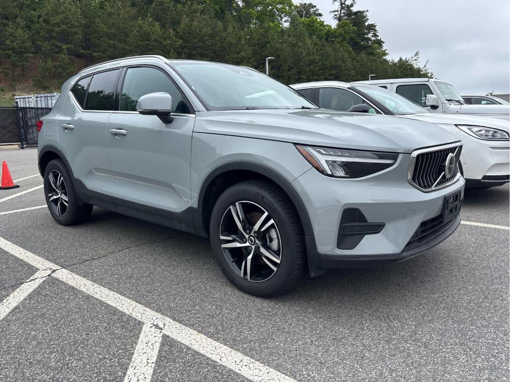 used 2025 Volvo XC40 car, priced at $34,900