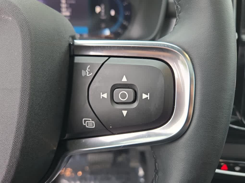 used 2025 Volvo XC40 car, priced at $34,900