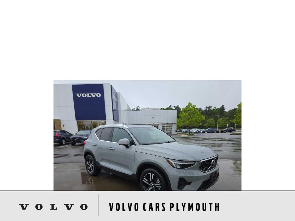 used 2025 Volvo XC40 car, priced at $34,900