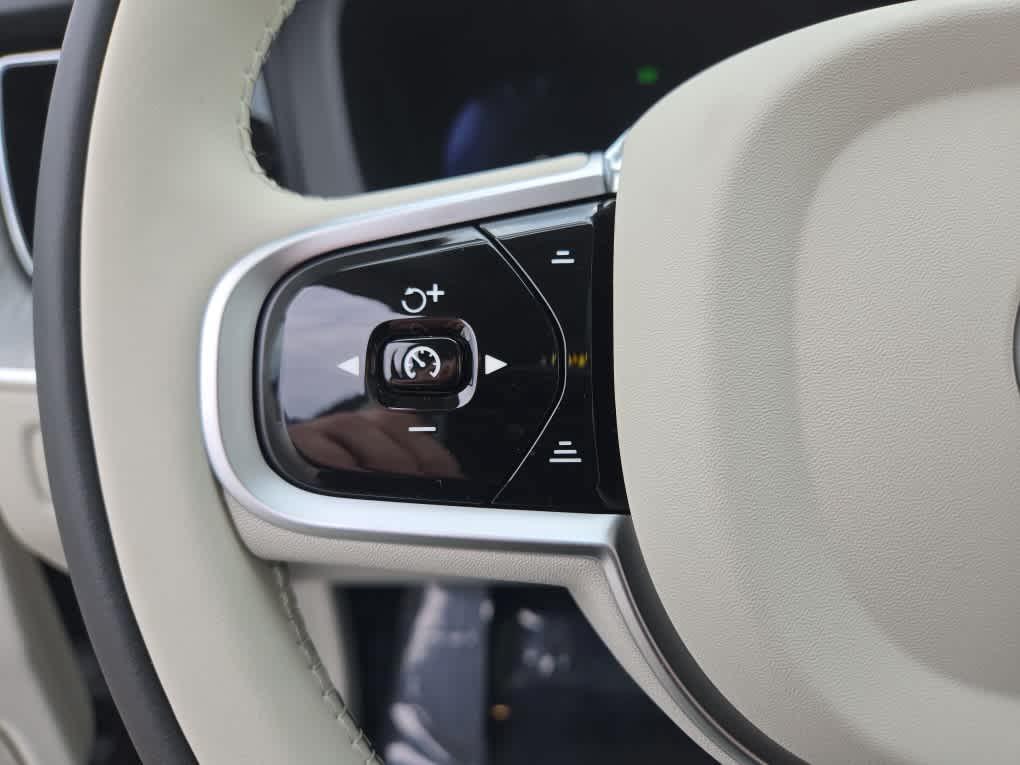 new 2025 Volvo XC60 Plug-In Hybrid car, priced at $66,260