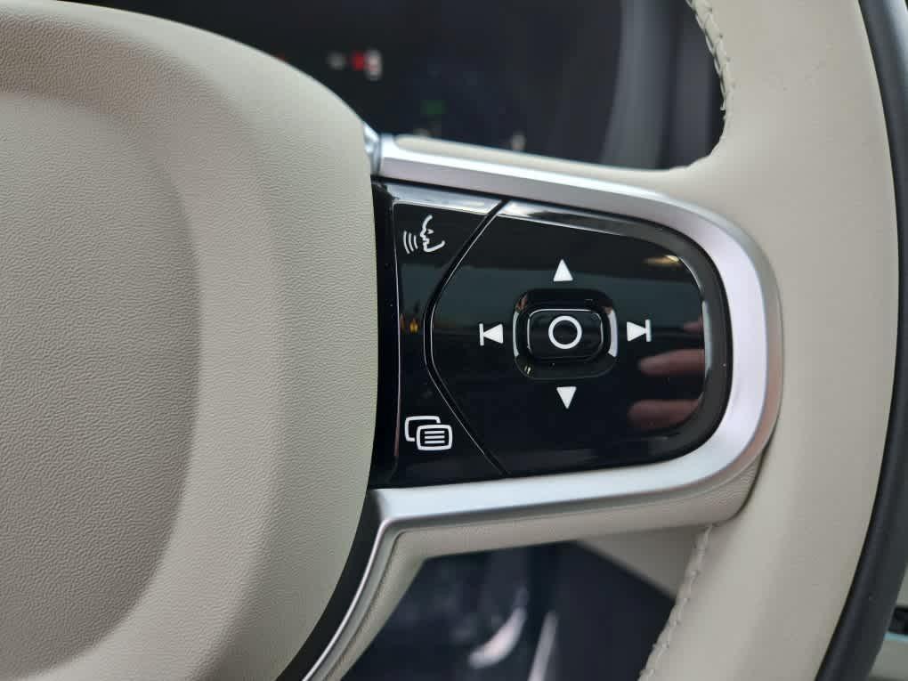 new 2025 Volvo XC60 Plug-In Hybrid car, priced at $66,260