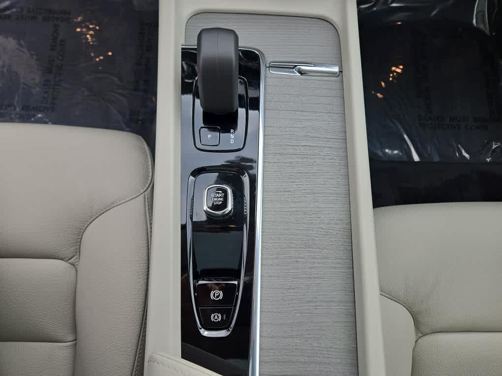 new 2025 Volvo XC60 Plug-In Hybrid car, priced at $66,260