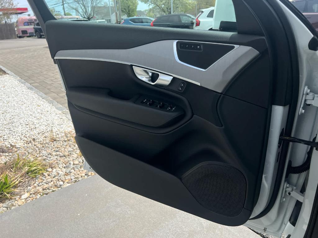 new 2025 Volvo XC90 car, priced at $58,695