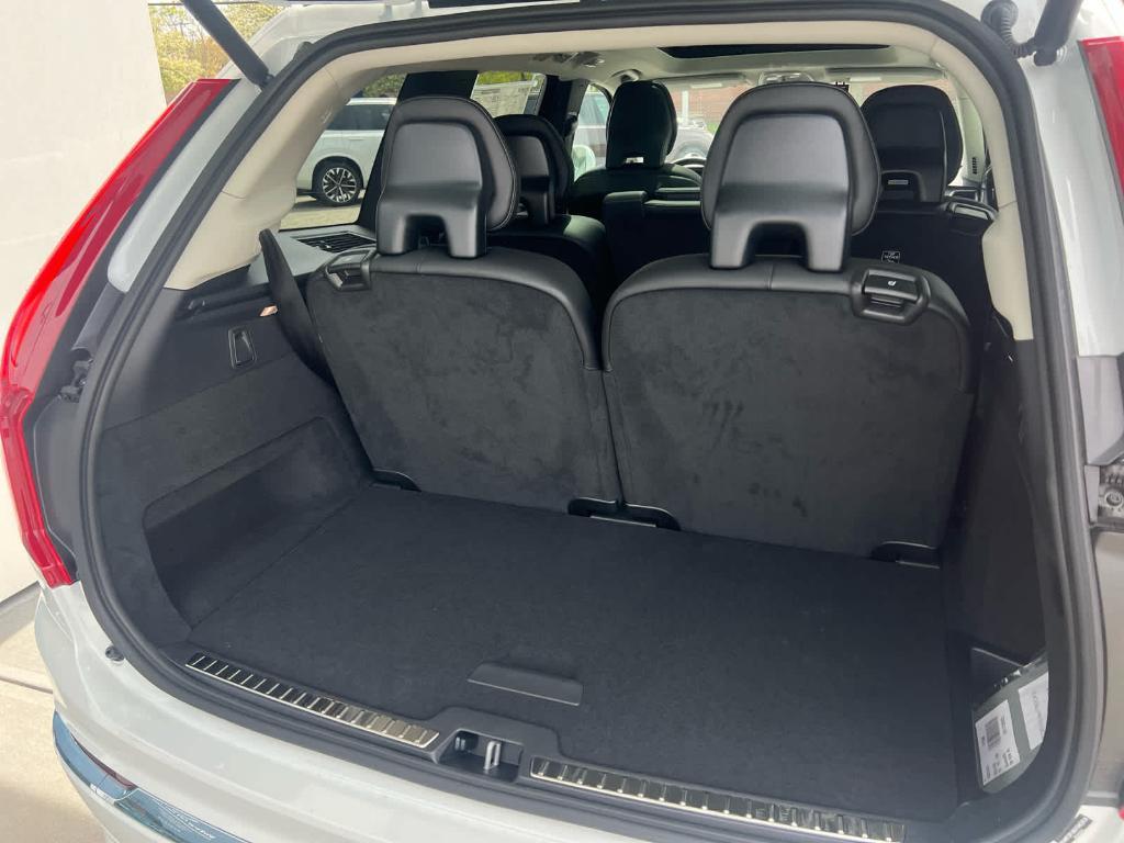 new 2025 Volvo XC90 car, priced at $58,695