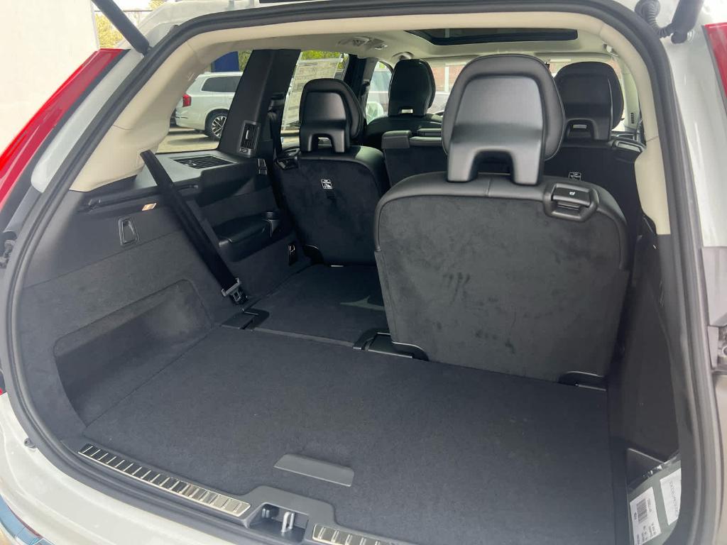 new 2025 Volvo XC90 car, priced at $58,695