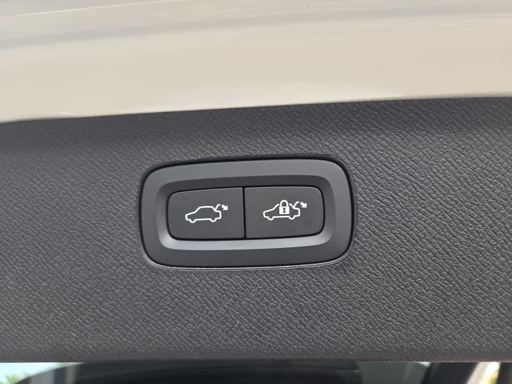 used 2023 Volvo XC90 car, priced at $39,500