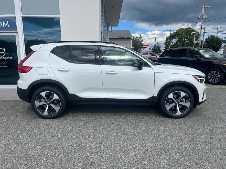 new 2025 Volvo XC40 car, priced at $48,315