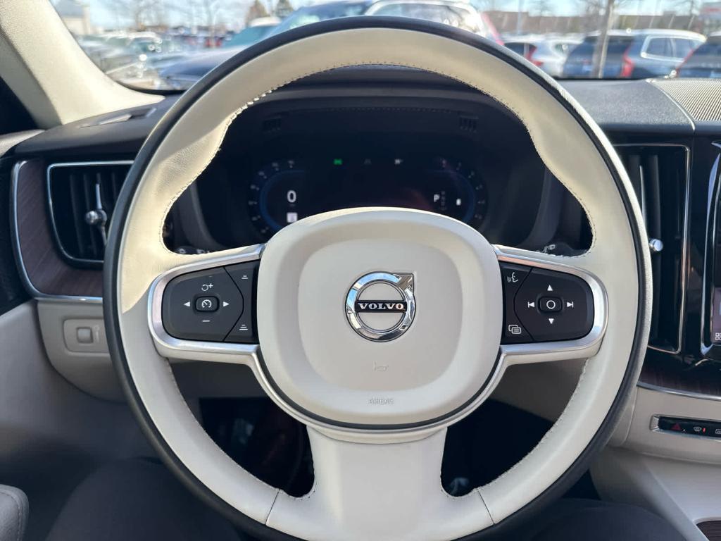 used 2022 Volvo XC60 car, priced at $32,600