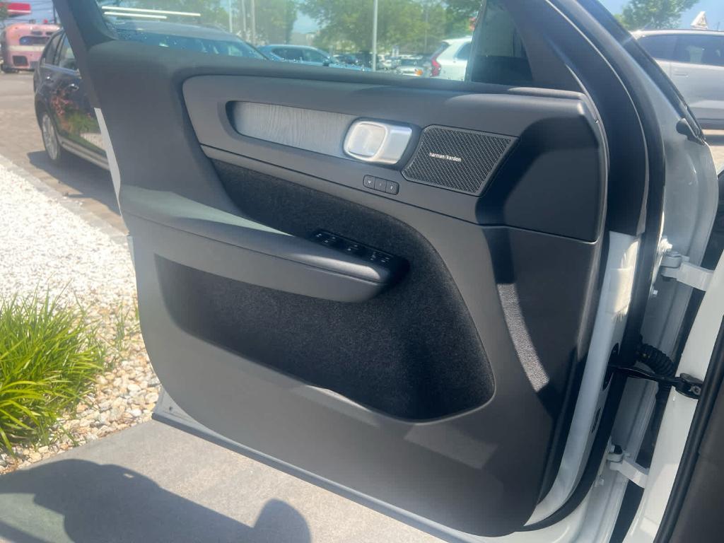 new 2025 Volvo EX40 car, priced at $62,685