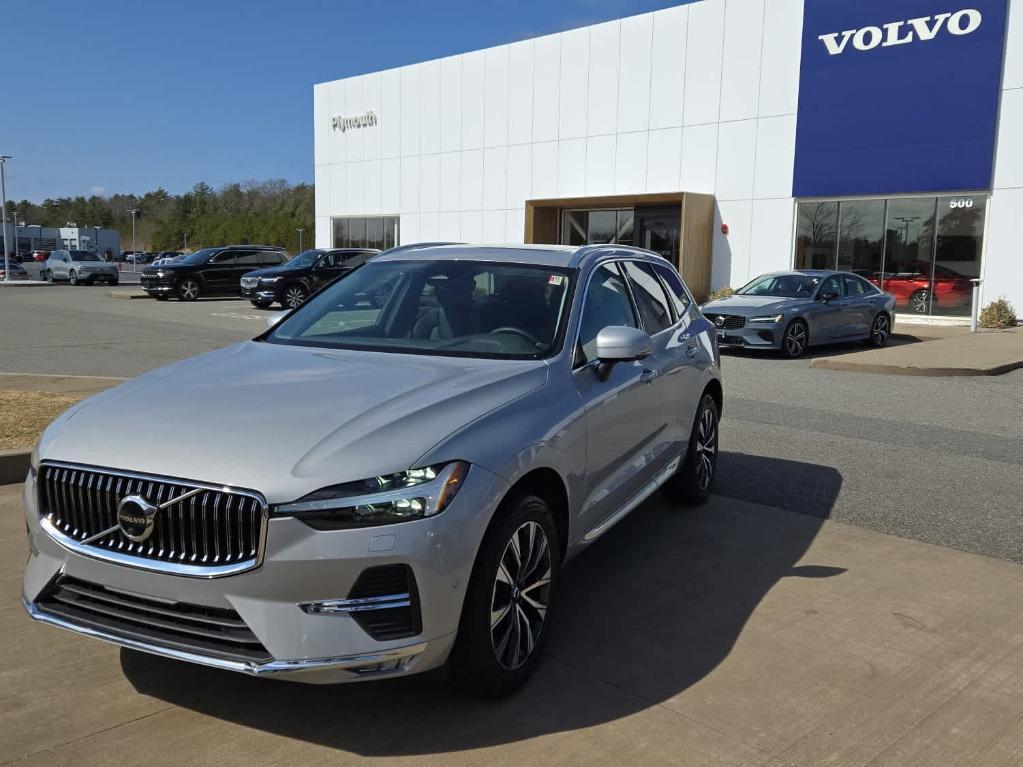 used 2023 Volvo XC60 car, priced at $36,900
