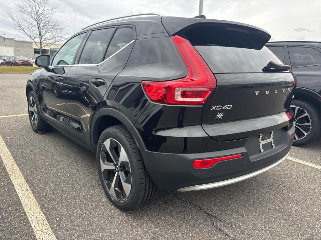 used 2020 Volvo XC40 car, priced at $23,900