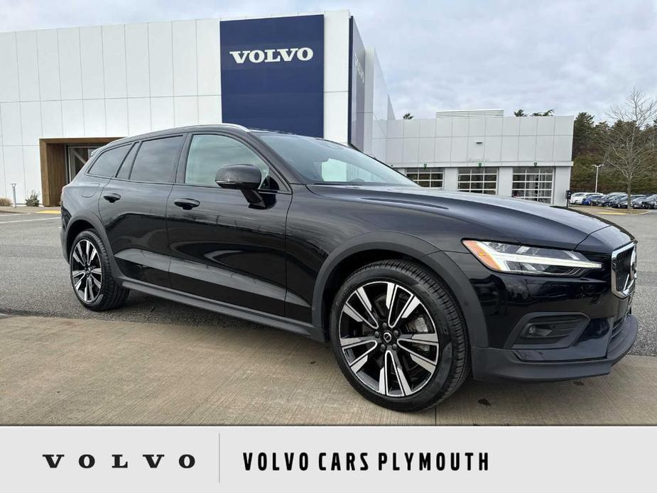 used 2022 Volvo V60 Cross Country car, priced at $30,900