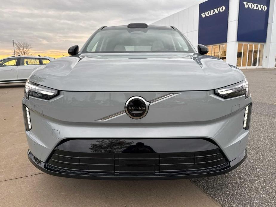 new 2025 Volvo EX90 car, priced at $85,640