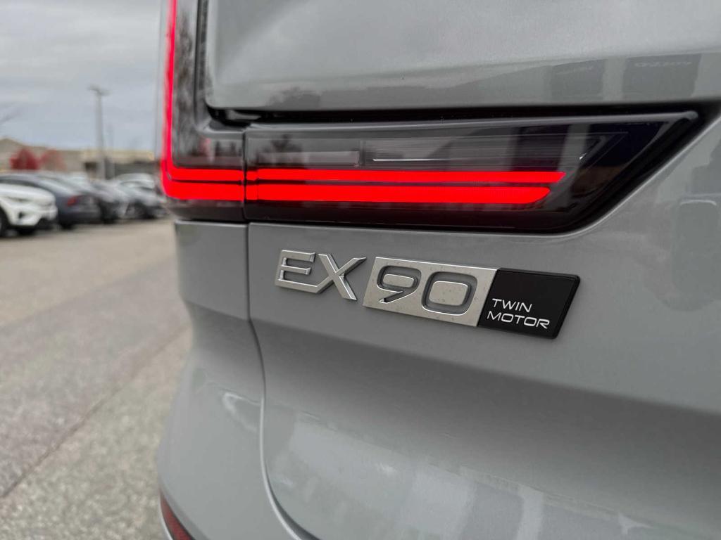 new 2025 Volvo EX90 car, priced at $85,640