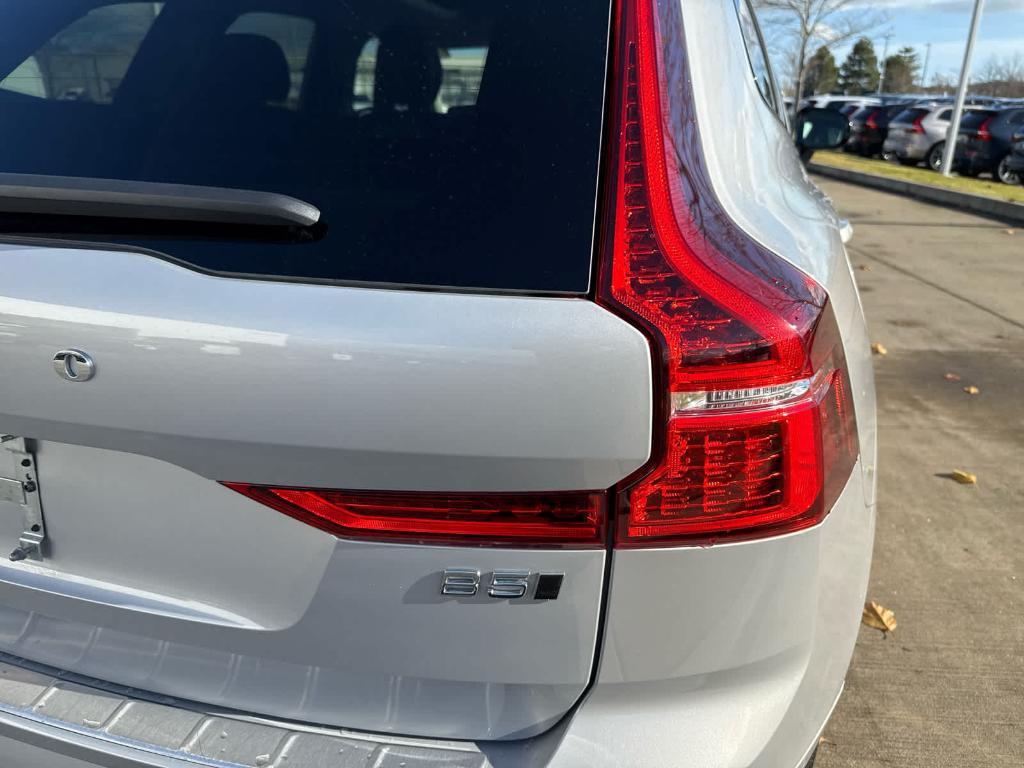 used 2023 Volvo XC60 car, priced at $37,900