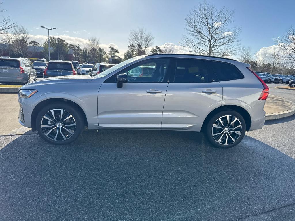 used 2023 Volvo XC60 car, priced at $37,900