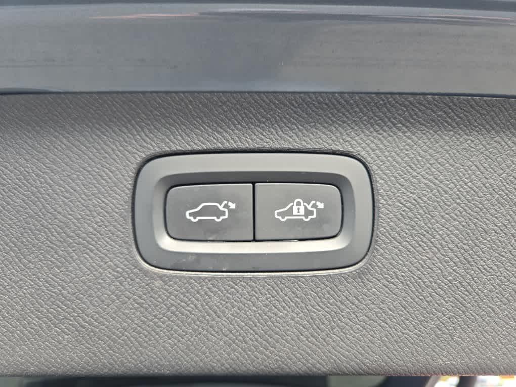 used 2021 Volvo XC90 car, priced at $36,900