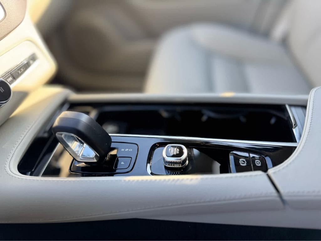 used 2024 Volvo XC90 car, priced at $38,069