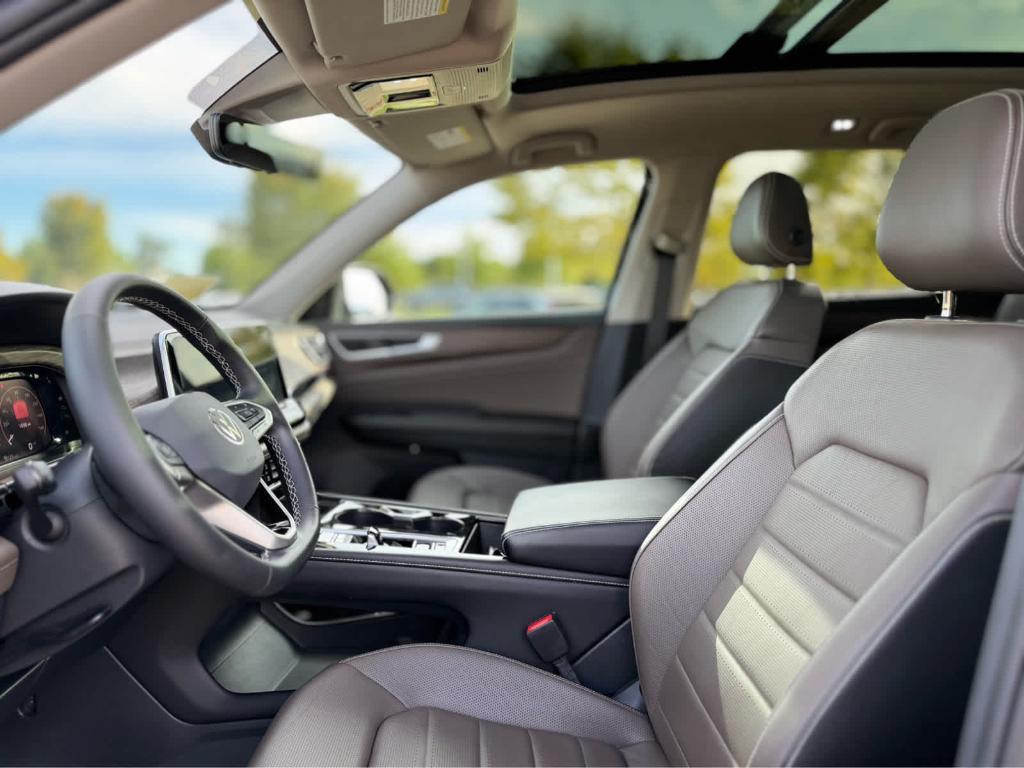 used 2024 Volkswagen Atlas car, priced at $35,800