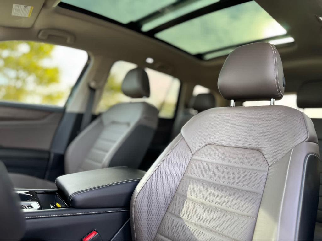 used 2024 Volkswagen Atlas car, priced at $35,800