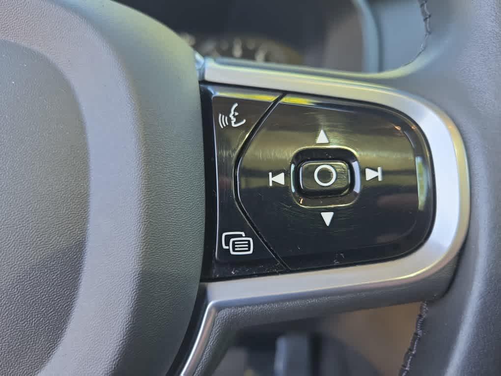 used 2022 Volvo XC90 car, priced at $39,900
