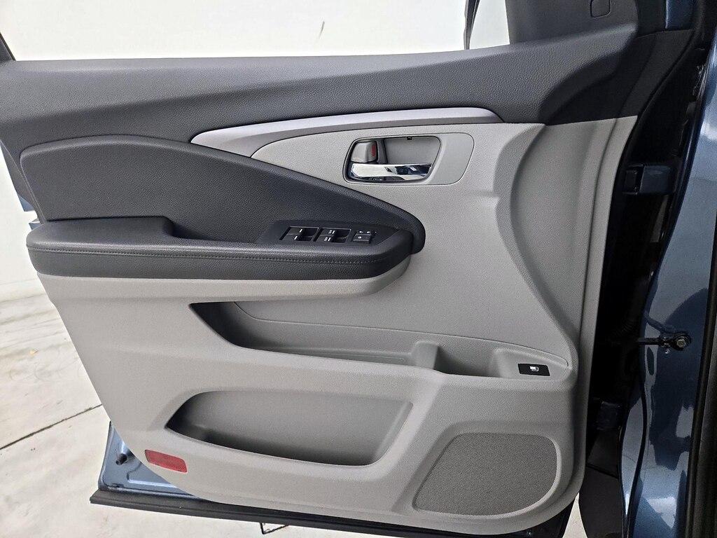 used 2021 Honda Pilot car, priced at $26,998
