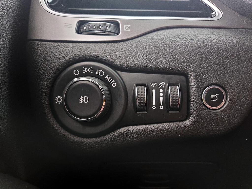 used 2019 Jeep Cherokee car, priced at $13,998