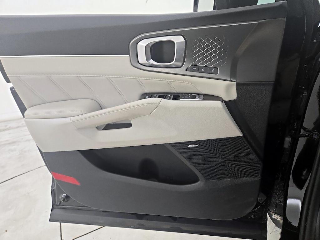 used 2022 Kia Sorento Plug-In Hybrid car, priced at $33,998