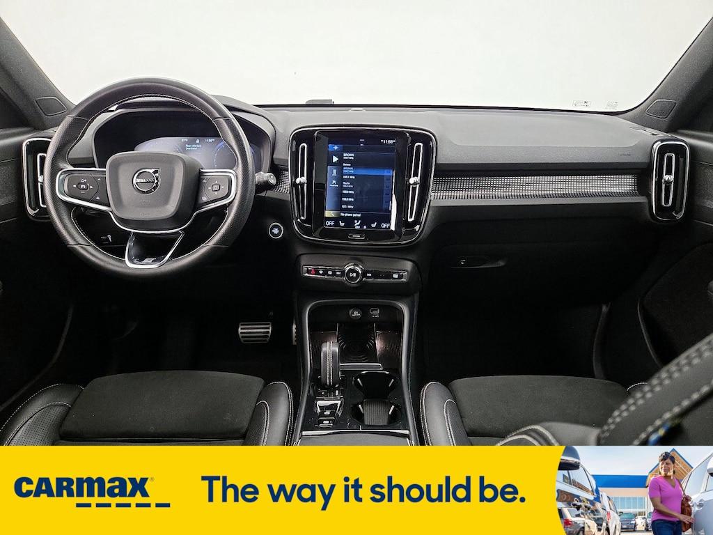 used 2019 Volvo XC40 car, priced at $22,998