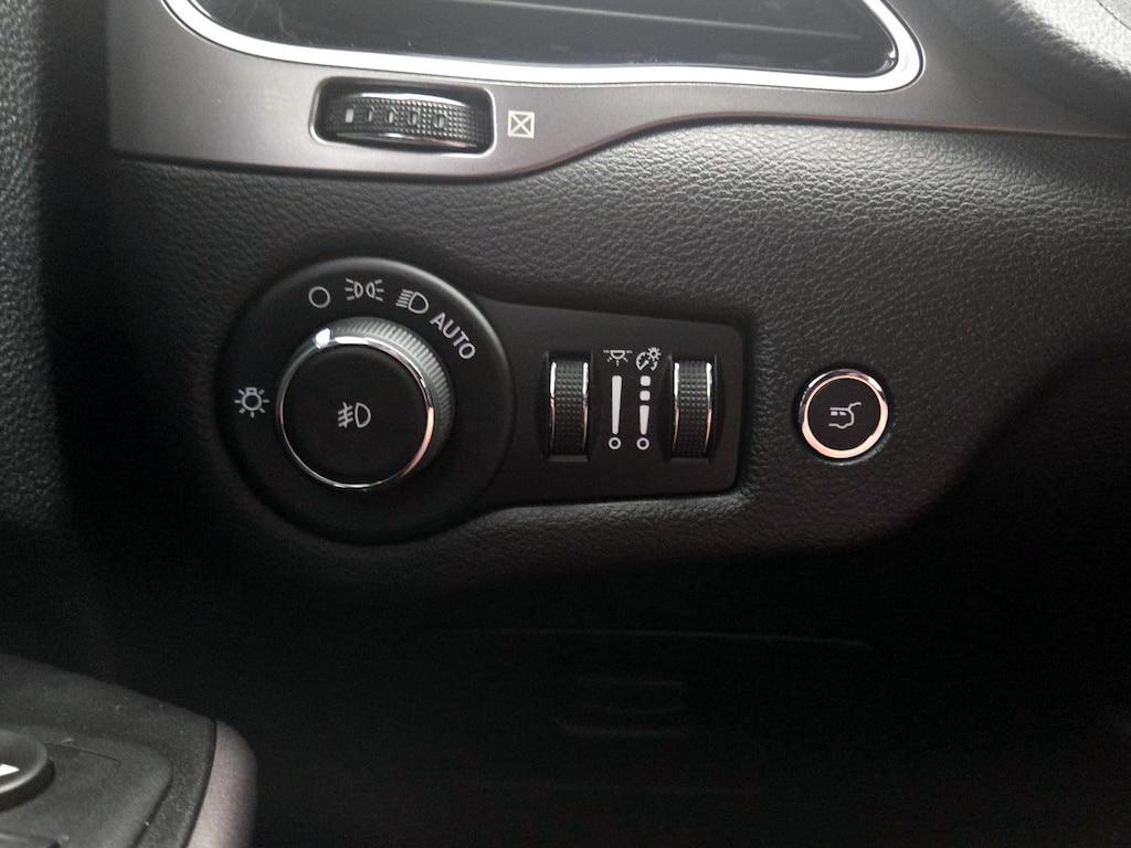 used 2019 Jeep Cherokee car, priced at $19,998